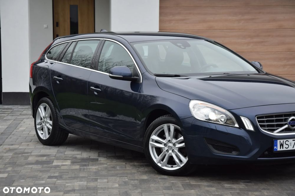 Volvo V60 D3 Momentum - 11