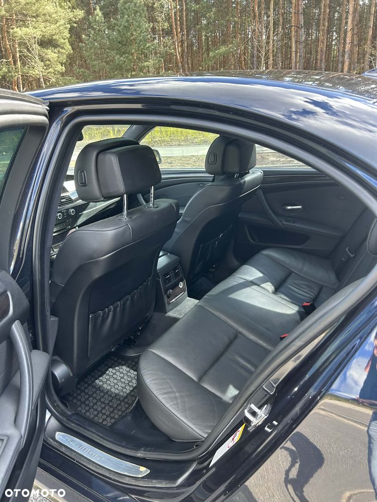 BMW Seria 5 525d - 16