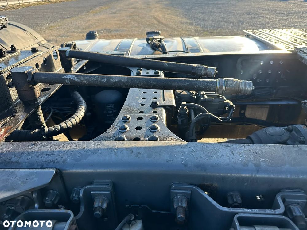 Mercedes-Benz ACTROS - 24