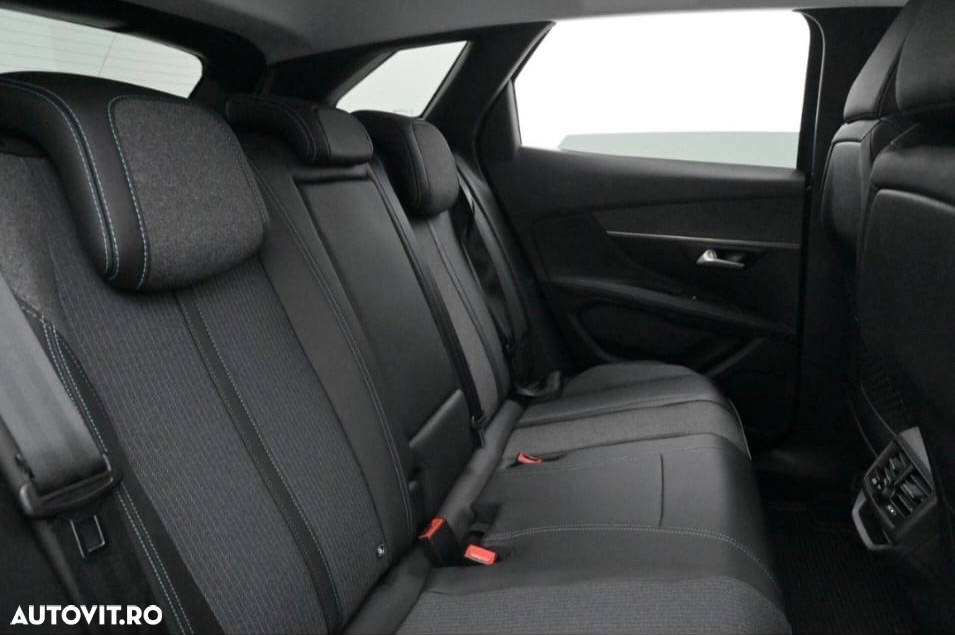Peugeot 3008 Hybrid4 300 e-EAT8 Allure - 9