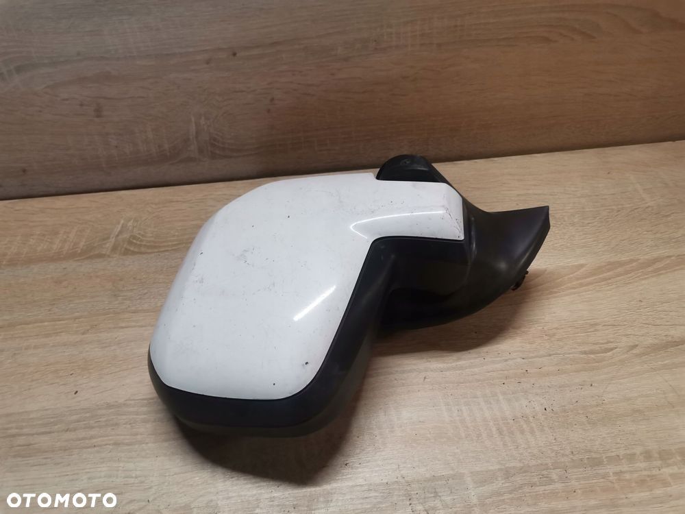 LUSTERKO LEWE CITROEN BERLINGO III opis