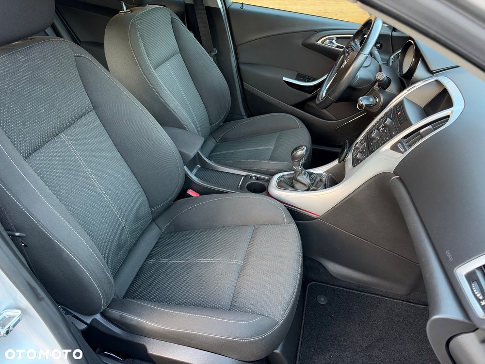Opel Astra 1.6 T Cosmo - 10