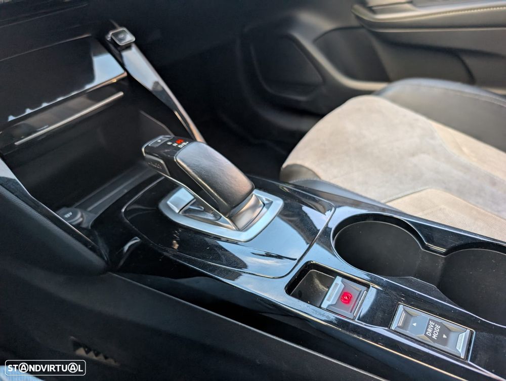 Peugeot e-208 GT Pack - 9