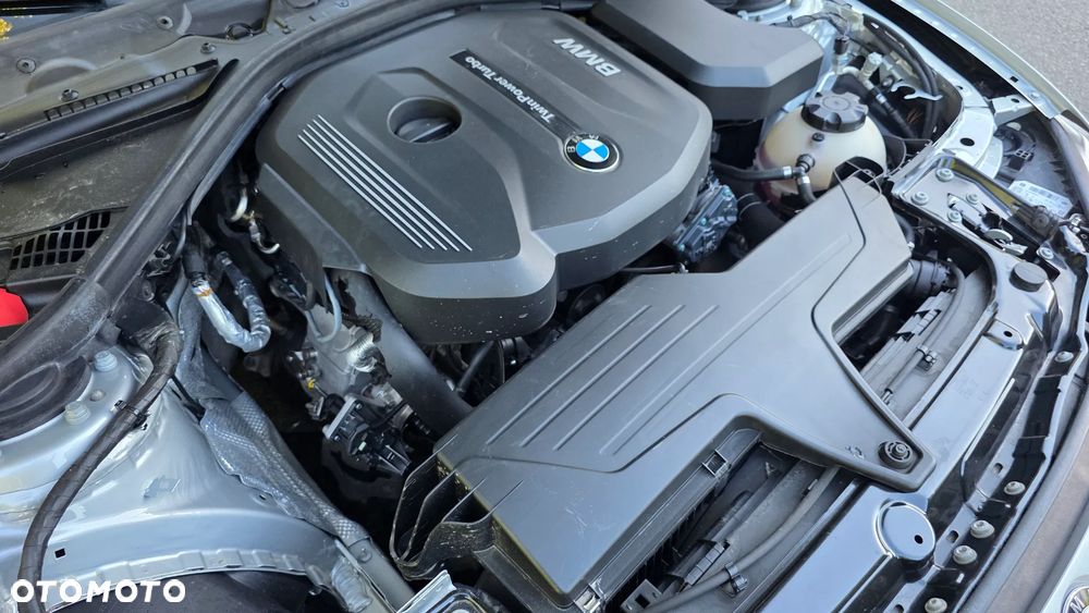 BMW Seria 3 318i GPF Sport Line Shadow - 6