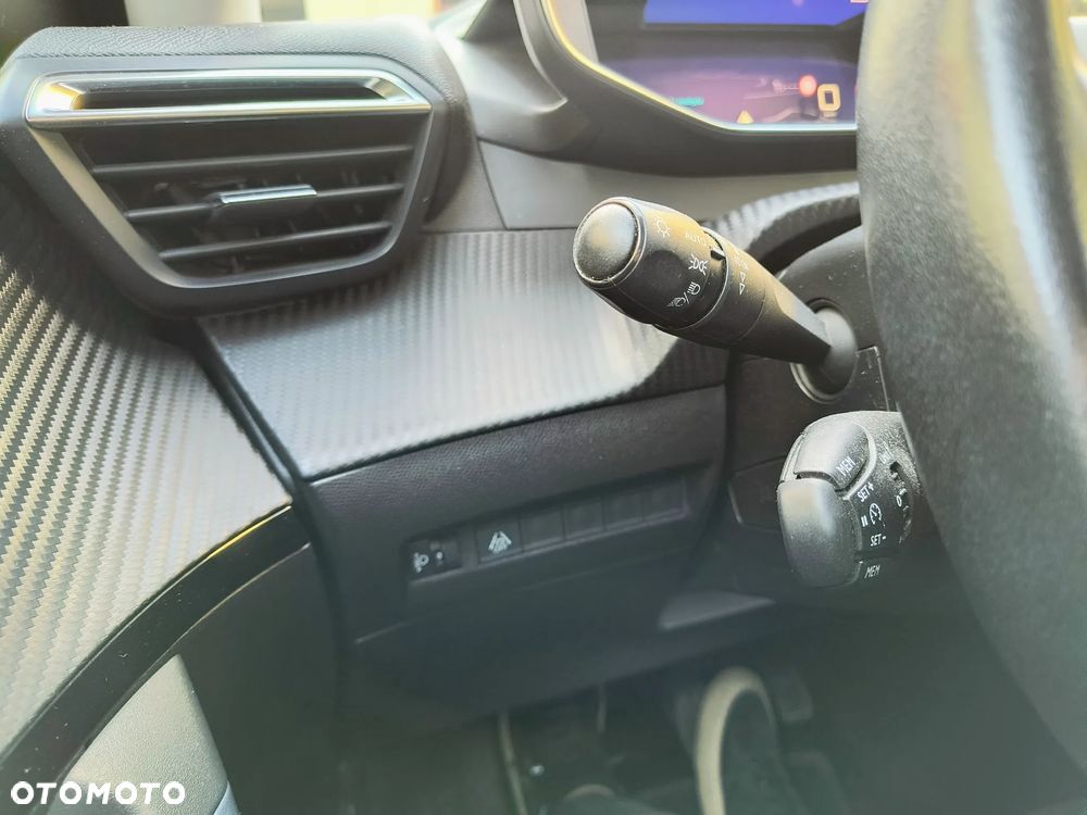 Peugeot 2008 1.5 BlueHDi Allure S&S - 34