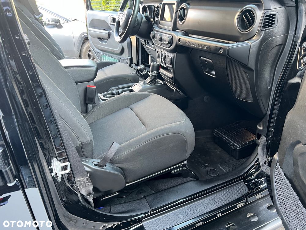 Jeep Wrangler - 27