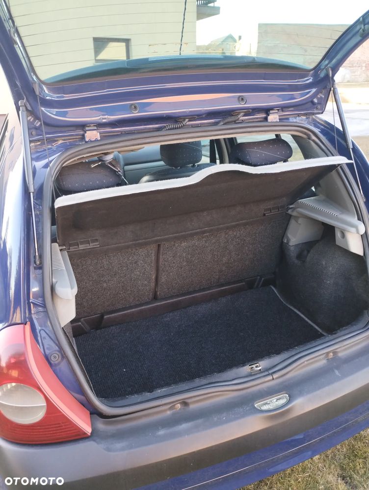 Renault Clio 1.2 16V Alize - 2