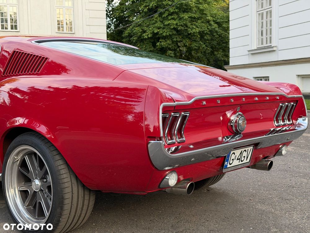 Ford Mustang - 33