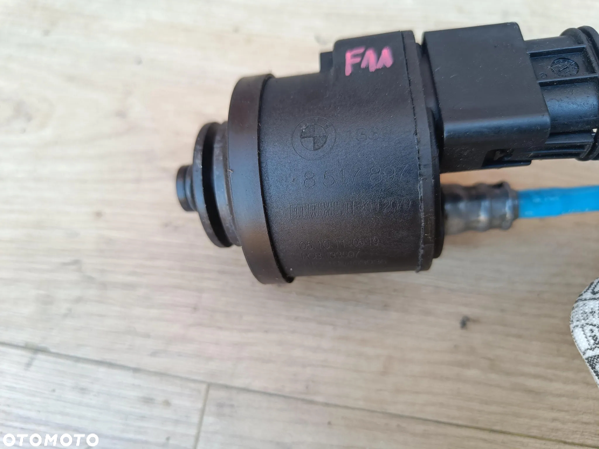 BMW E60 E90 F10 2.0D 2.5D 3.0D PODGRZEWACZ PALIWA 3 PINY 8517897 - 2