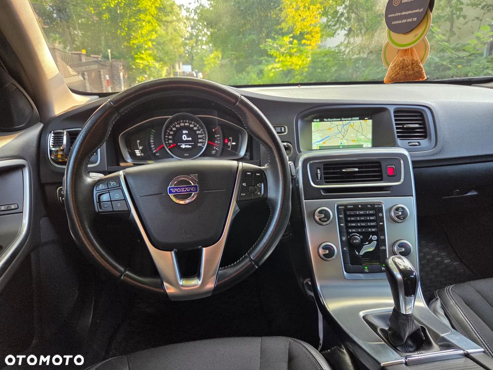 Volvo S60 D3 Drive-E Momentum - 37