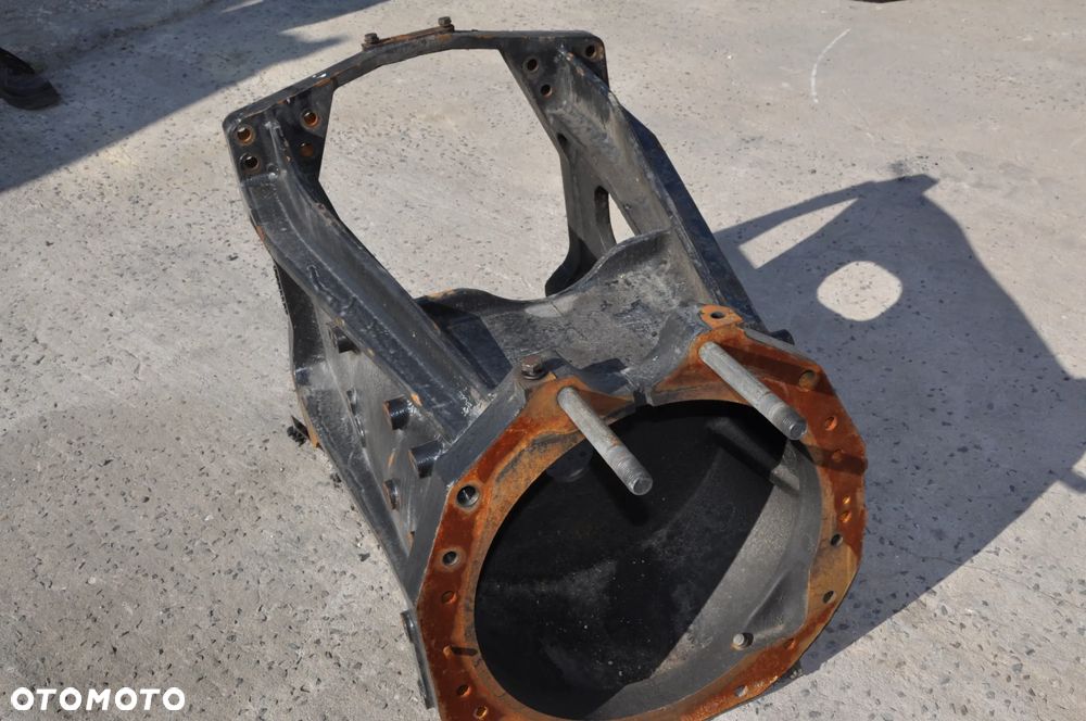 OBUDOWA SKRZYNI BIEGÓW MASSEY FERGUSON 7480 6480 6485 NR 4280222 - 4