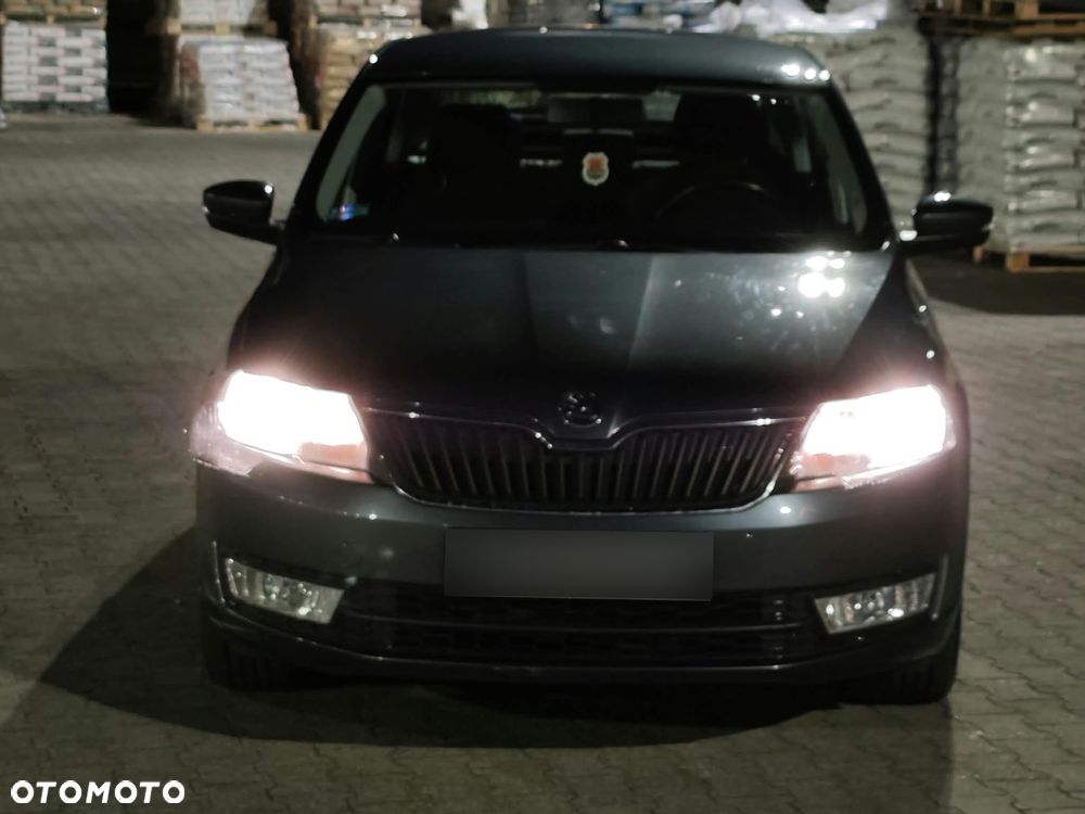 Skoda RAPID 1.2 TSI Style - 32