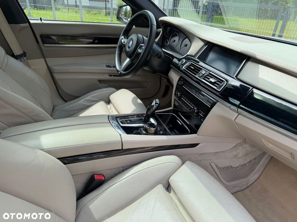 BMW Seria 7 - 23