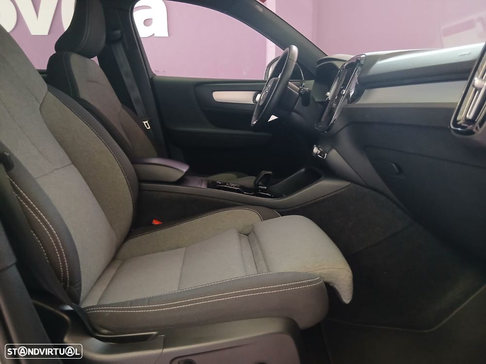 Volvo XC 40 1.5 T2 Plus Dark Auto - 11