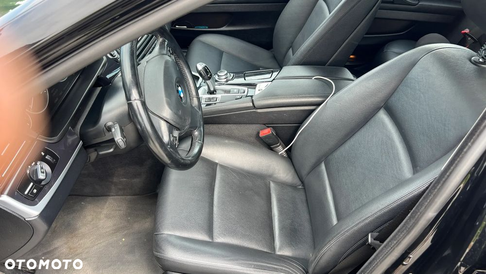 BMW Seria 5 518d - 14