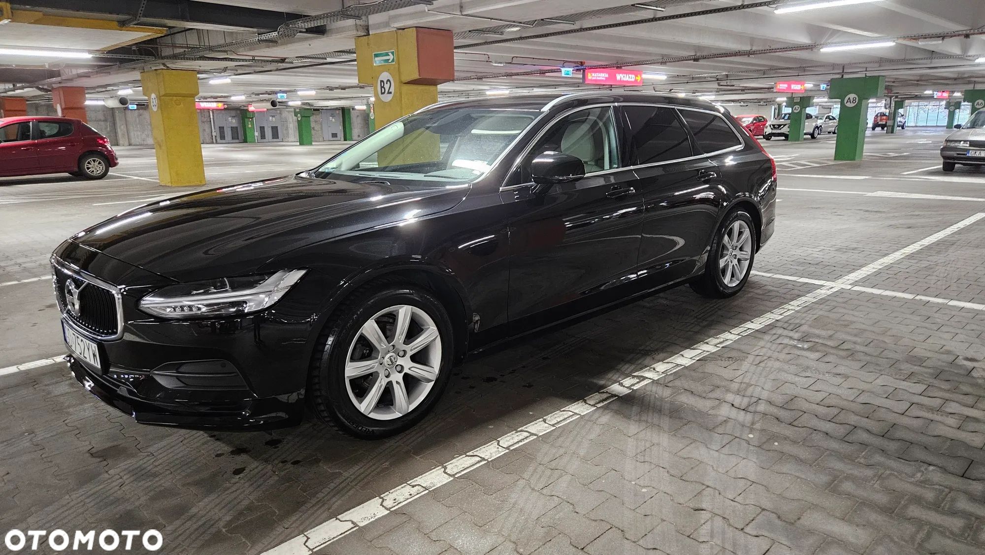 Volvo V90 D4 Momentum - 1