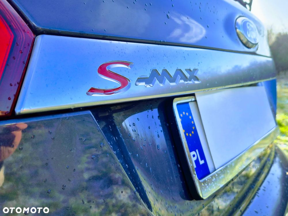 Ford S-Max - 17