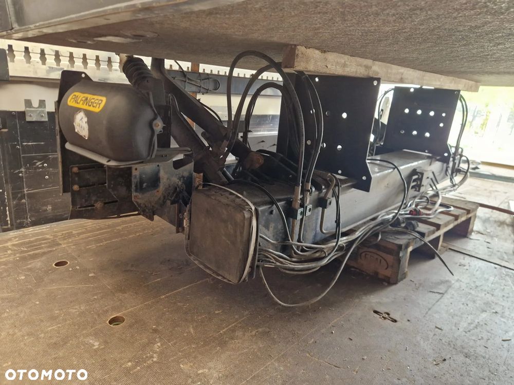 Kontener Zabudowa IVECO Plandeka Winda 6.16x2.47x2.56 - 11