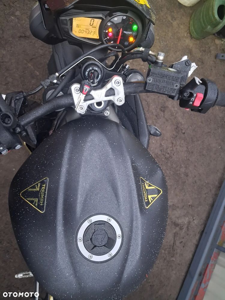 Triumph Street Triple - 19