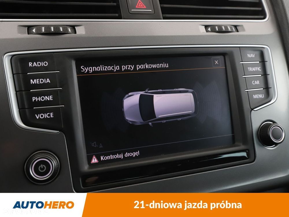 Volkswagen Golf - 22