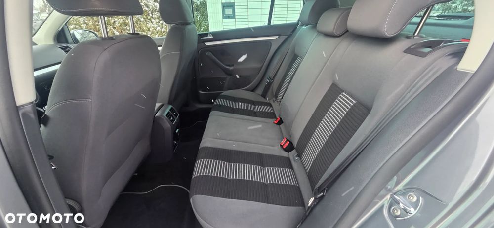 Volkswagen Golf - 27