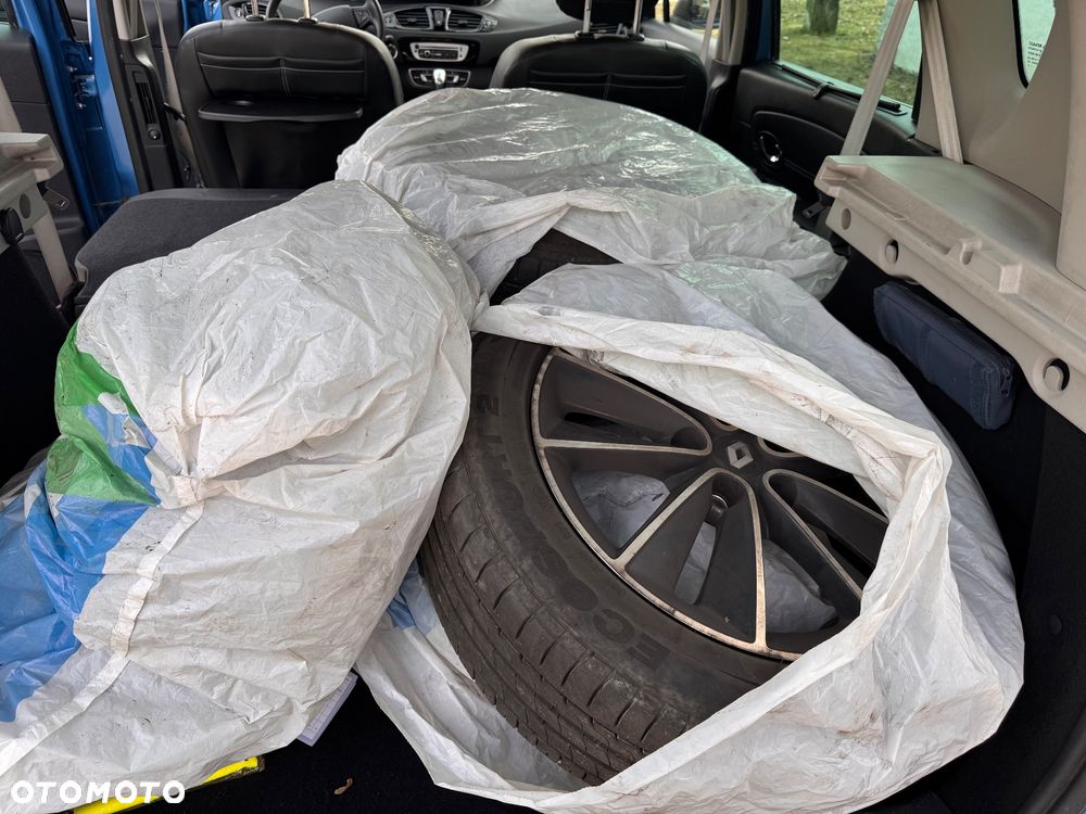 Renault Scenic 1.5 dCi Bose EDC - 17