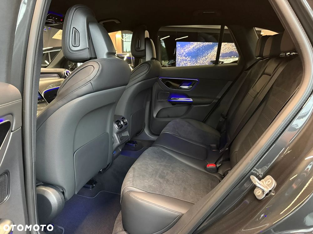 Mercedes-Benz GLC - 27