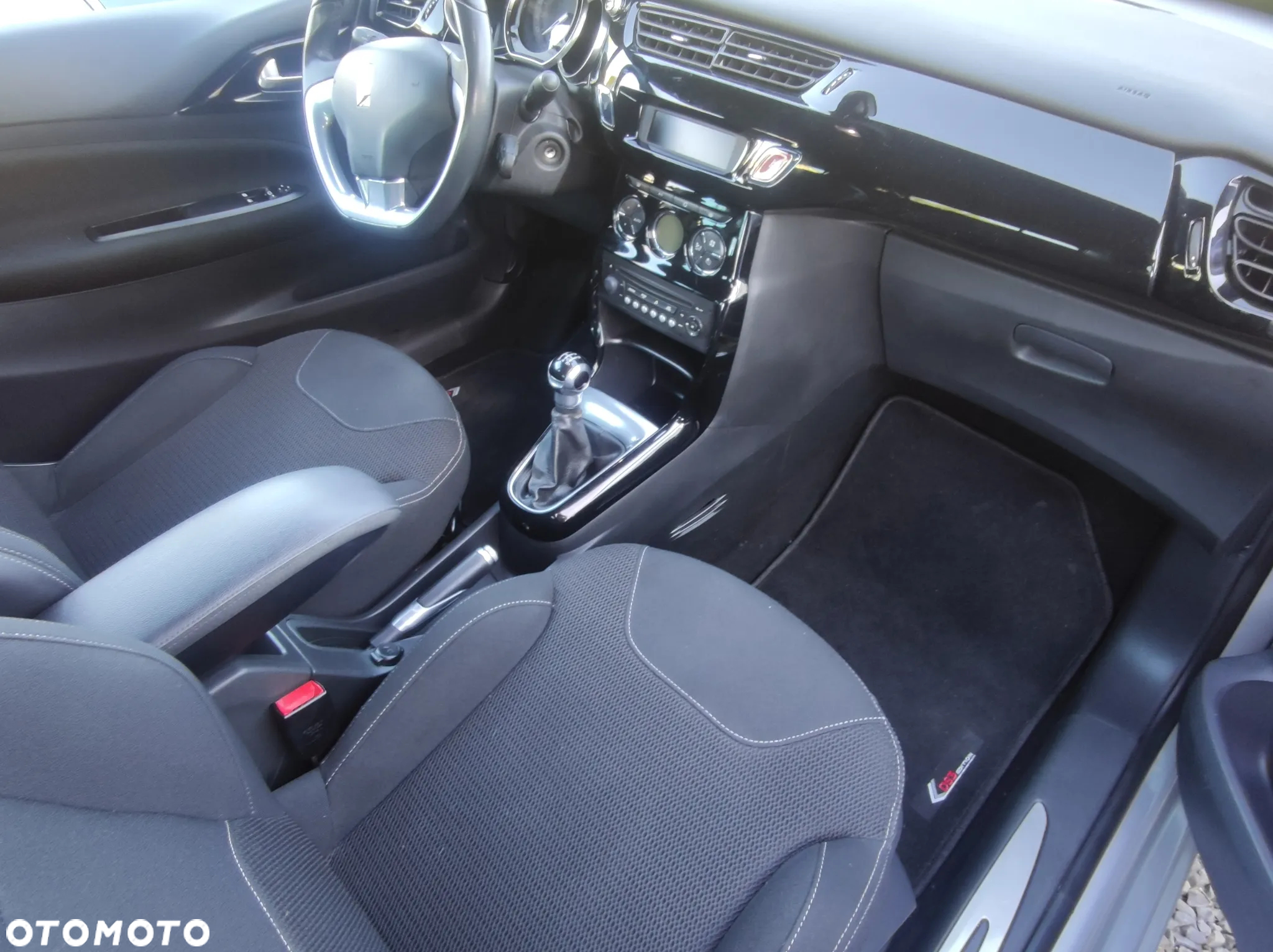 Citroën DS3 Cabrio Pure Tech 82 SoChic - 15