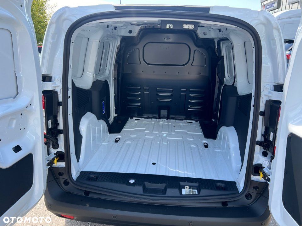 Ford Transit Courier - 7