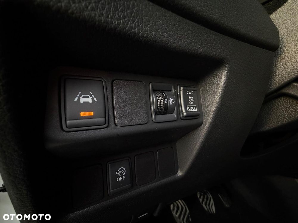 Nissan Qashqai 1.6 DCi 4x4 N-Connecta EU6 - 26