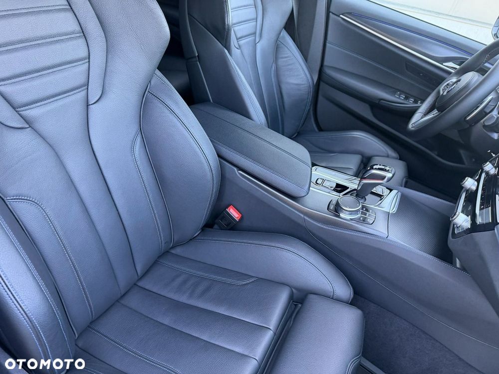 BMW Seria 5 520d xDrive mHEV M Sport sport - 26