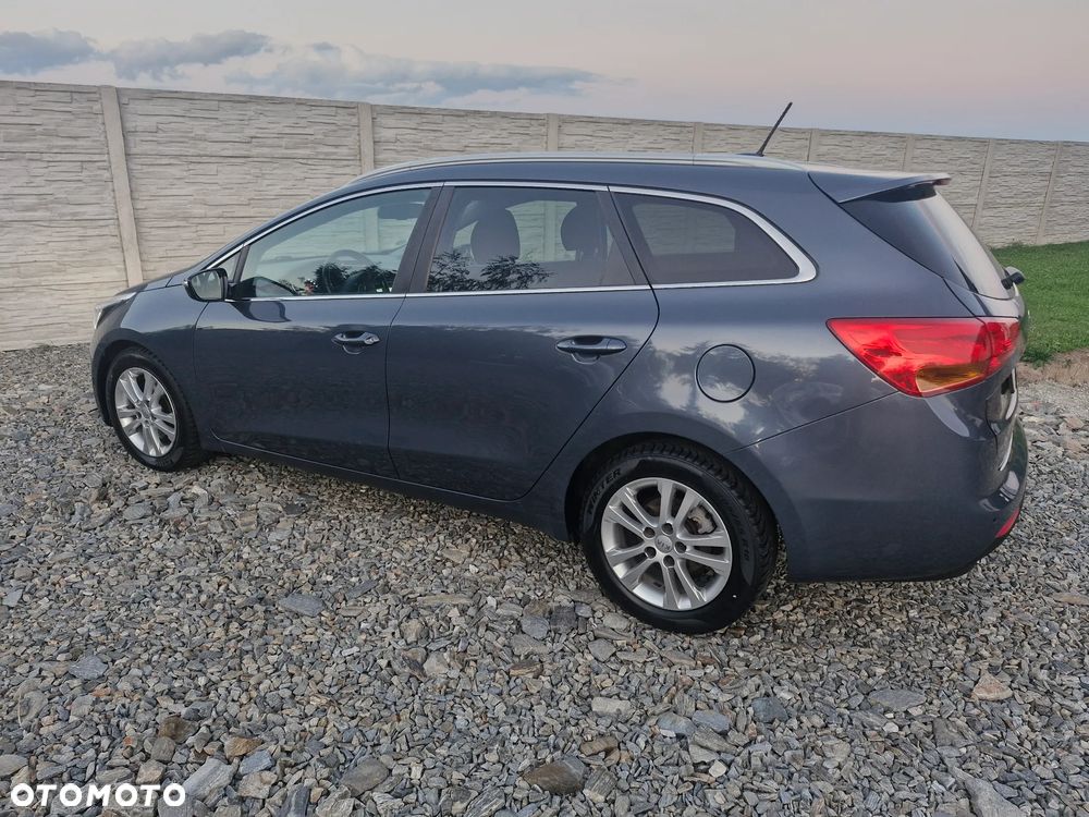 Kia Ceed - 8