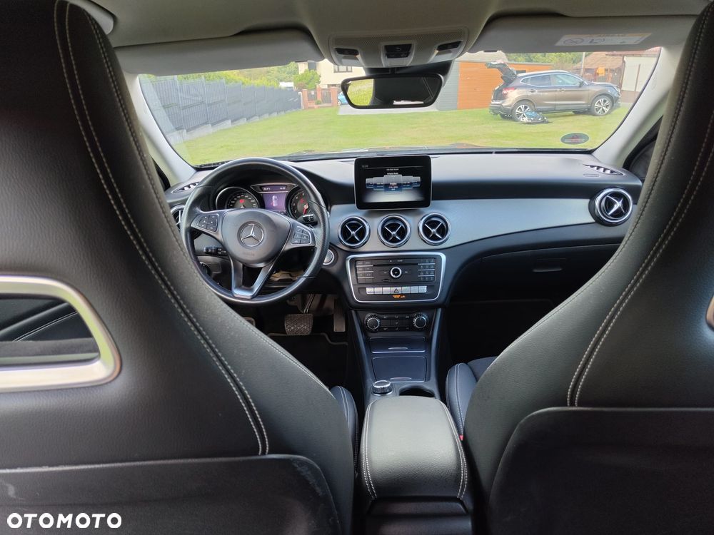 Mercedes-Benz GLA 250 7G-DCT Peak Edition - 24