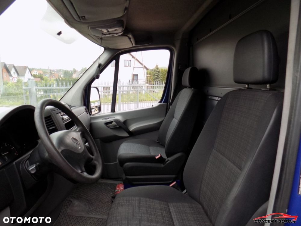Mercedes-Benz Sprinter - 20