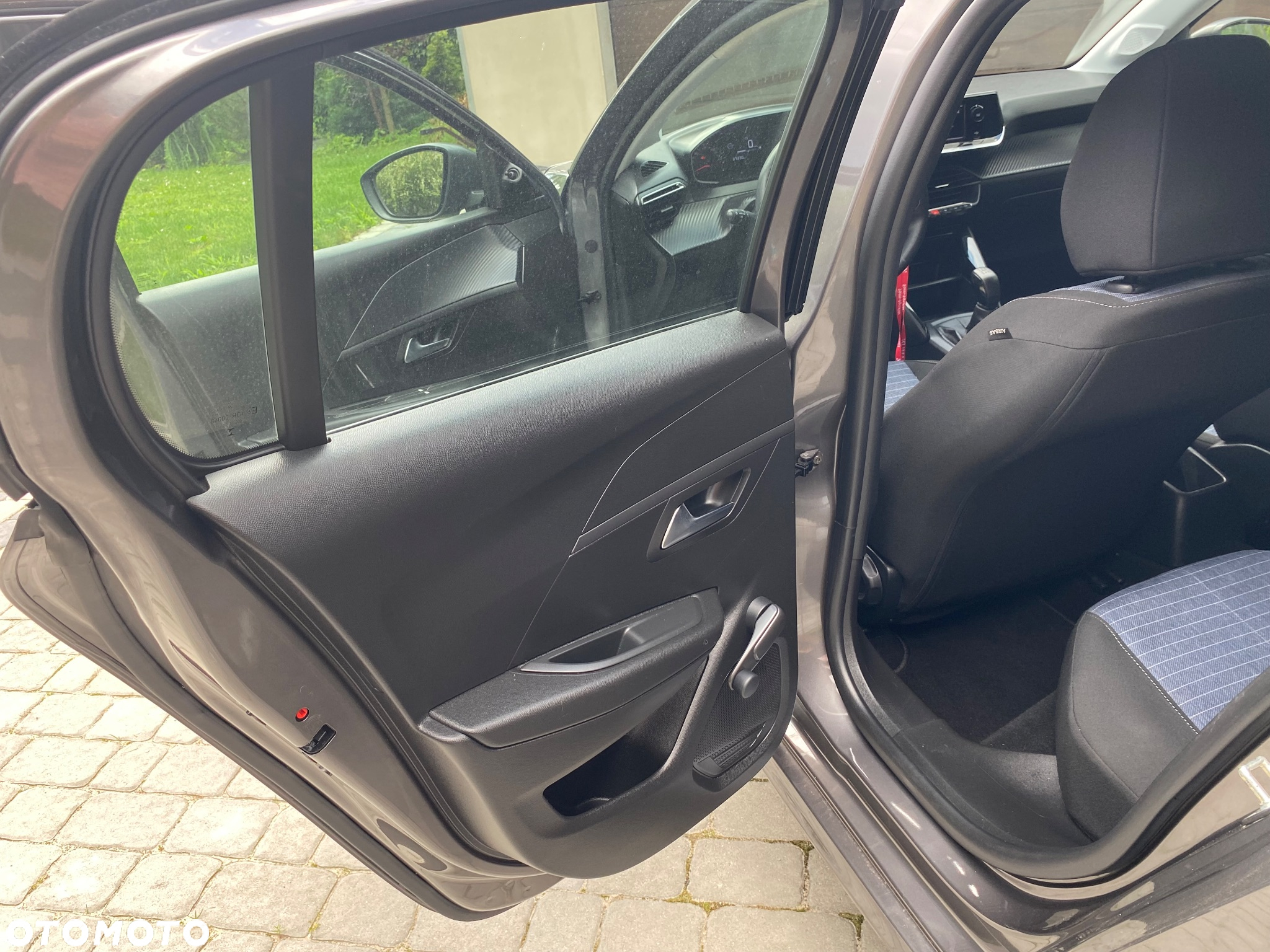 Peugeot 208 1.2 PureTech Style S&S - 17