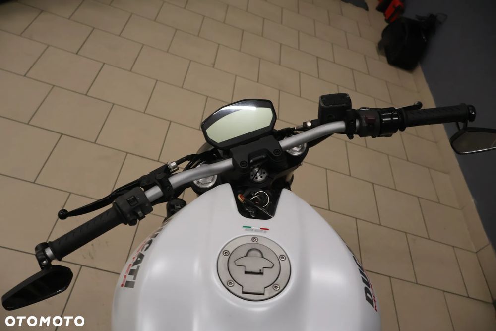 Ducati Monster - 8