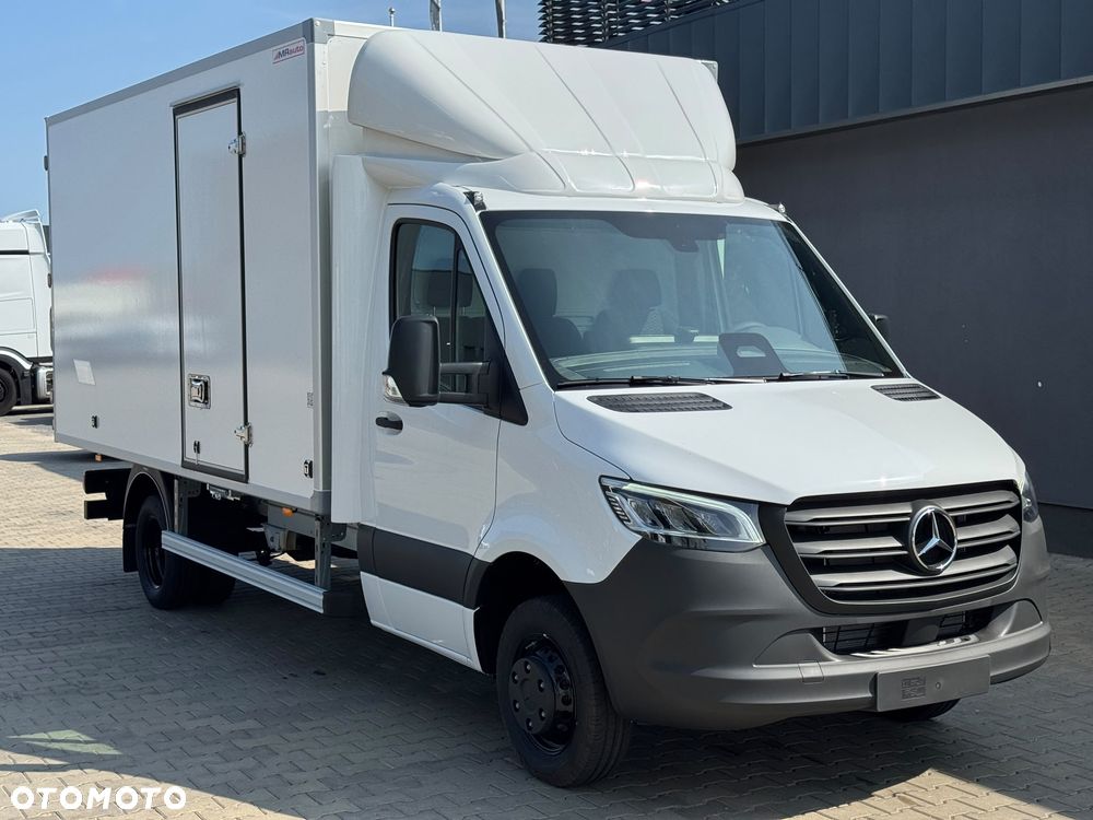 Mercedes-Benz Sprinter - 5
