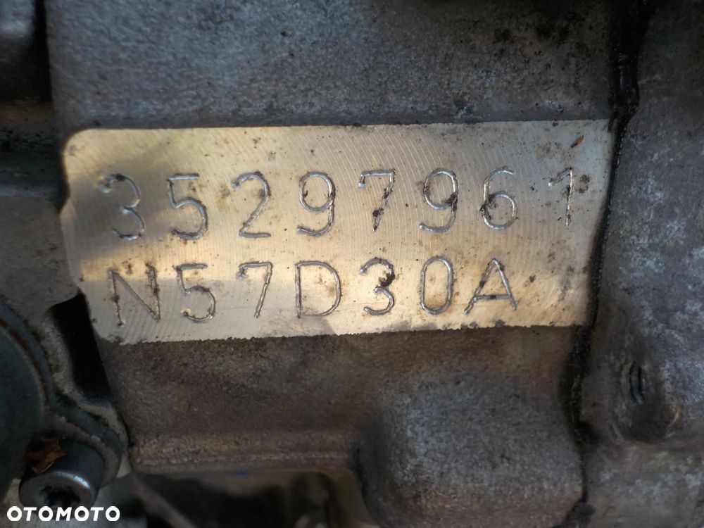 BMW SERIA 3 E90 E91 E92 E93  SILNIK SŁUPEK Z POMPĄ WTRYSKOWĄ N57D30A - 15