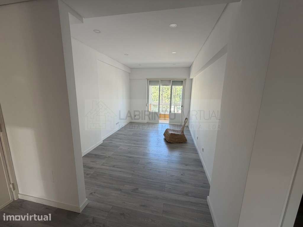 Arrenda-se Magnífico T2 Totalmente Remodelado nas Patameiras, Odivelas - Grande imagem: 3/11