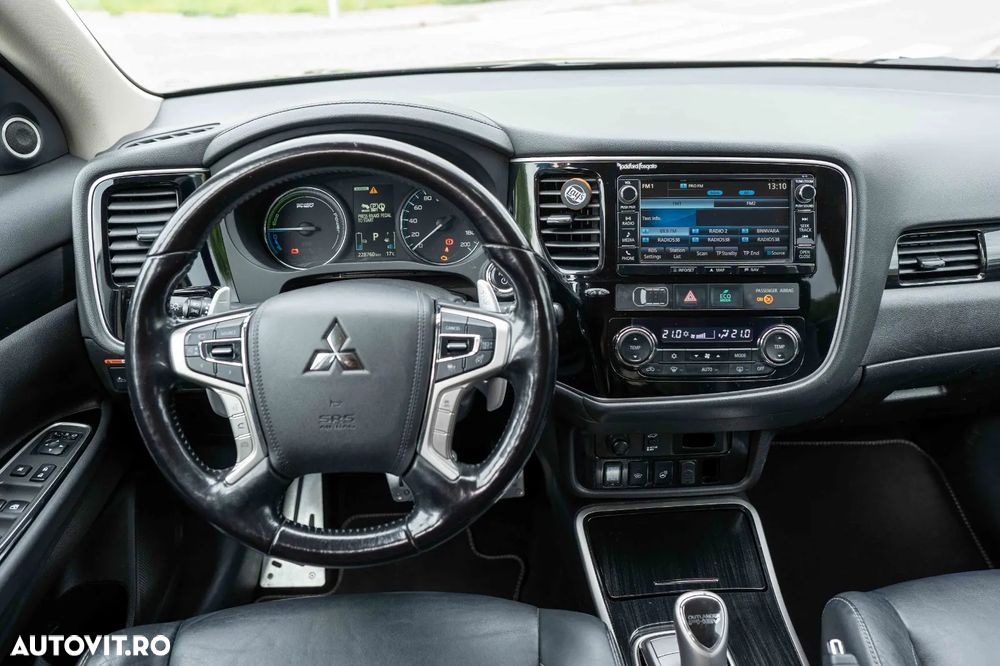 Mitsubishi Outlander - 7