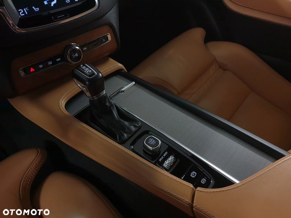 Volvo XC 90 D5 AWD Inscription 7os - 33