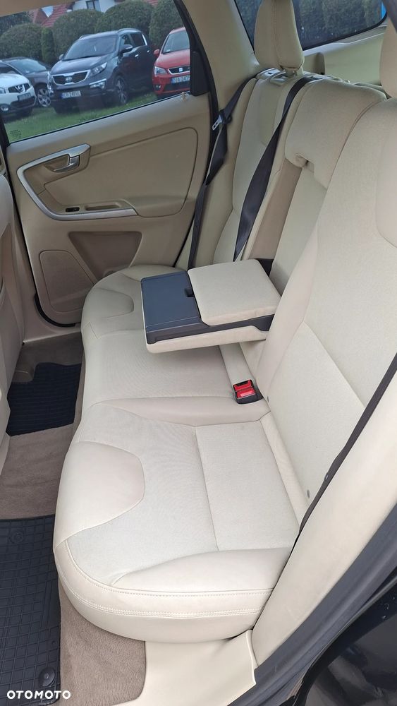 Volvo XC 60 2.4D AWD - 22