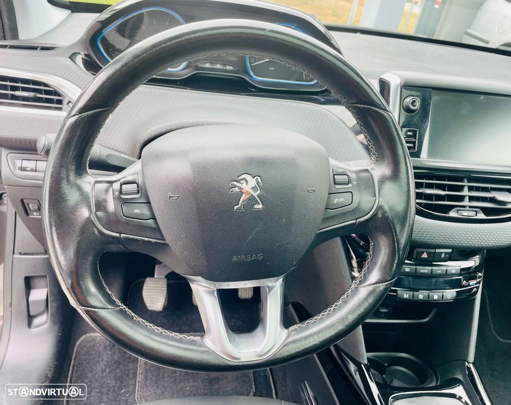 Peugeot 2008 1.2 PureTech Active - 13