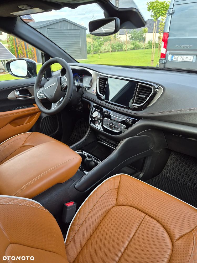 Chrysler Pacifica - 7