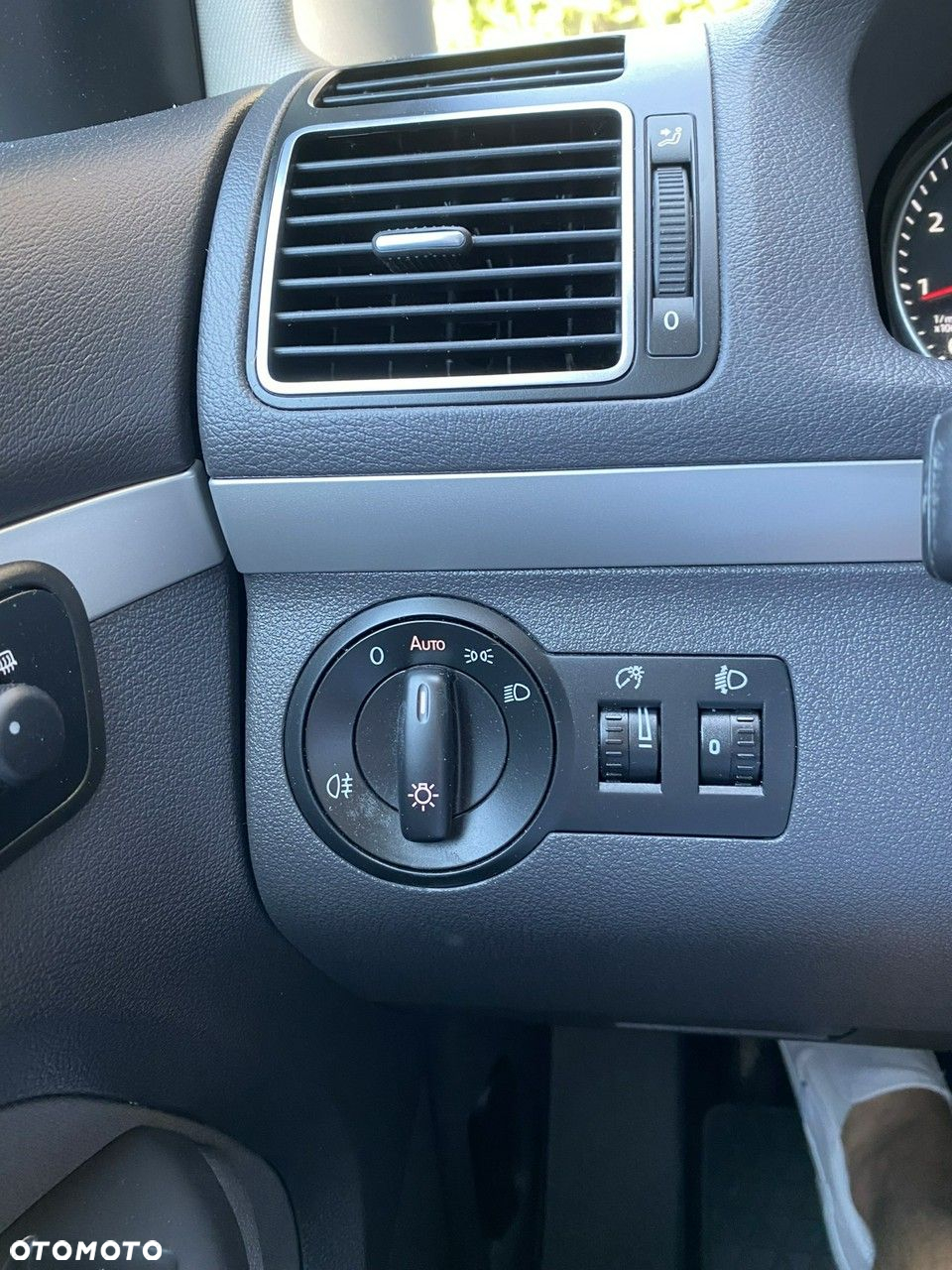 Volkswagen Touran - 20