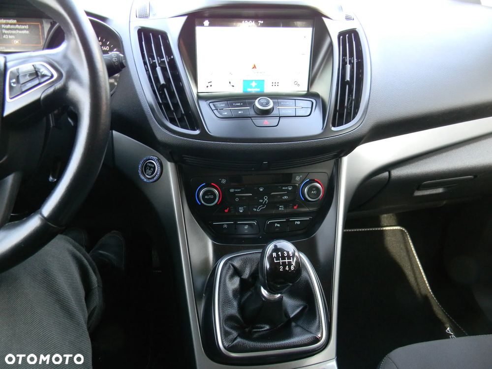 Ford Kuga 1.5 EcoBoost 2x4 Business Edition - 16