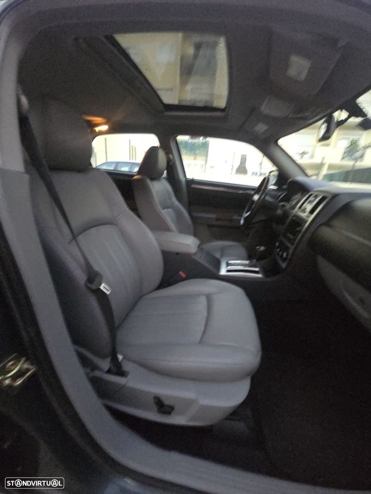Chrysler 300 C Touring 3.0 CRD - 15