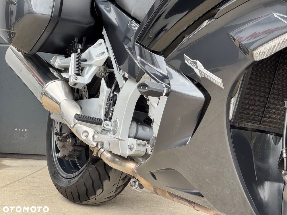 Yamaha FJR - 6