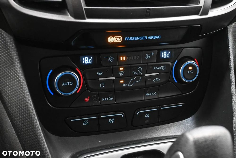 Ford Transit Connect - 17