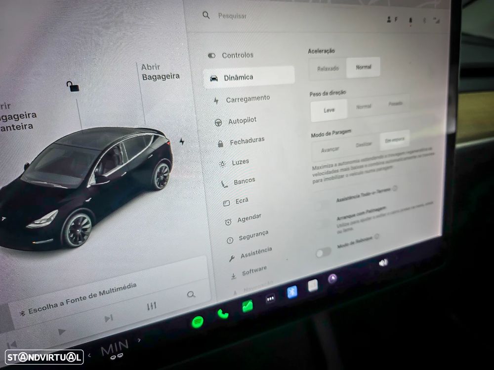 Tesla Model Y Long Range Dual Motor AWD - 26